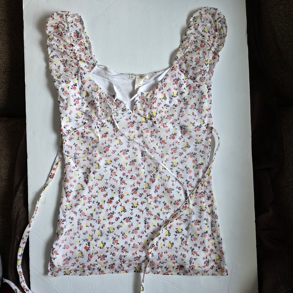 Ambiance Apparel Floral Print Strechy Top Size medium